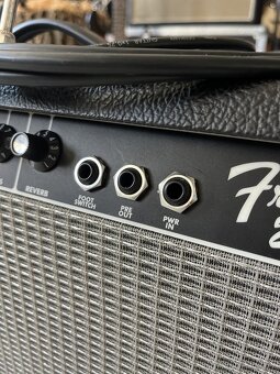 Fender Frontman 212R Gitarové kombo - 2