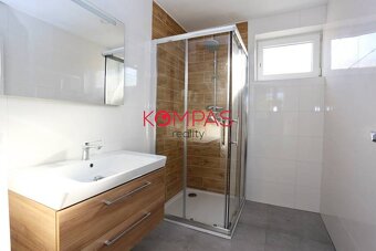 KOMPLETNE-NOVO PREROBENÝ DOM, STAČÍ SA IBA NASŤAHOVAŤ, HALIČ - 2