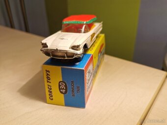 Corgi toys Ford Thunderbird - 2