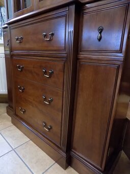 Rustikálna vitrína masív - 2