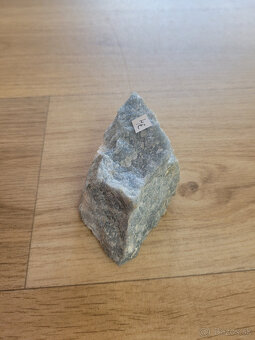 Predám minerál modrý mramor - volastonit - 2