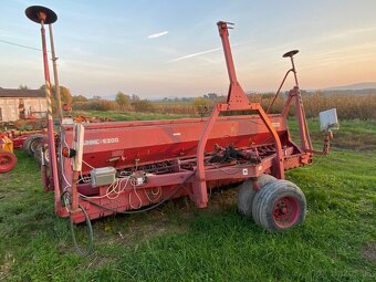 IH 6200 sejačka obilnín 4,2m- - 2