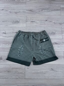 Amiri kraťasy. - 2