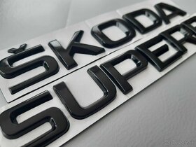 Nápis Škoda Superb čierny - 2