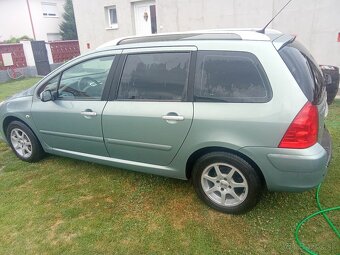 Peugeot 307SW 1.6hdi 7miestme - 2