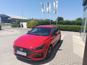 Hyundai i30 1.5i CVVT Play - 2