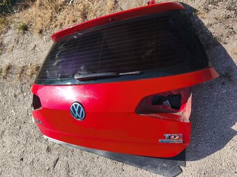 VW Golf 7 VII hatchback kufrove dvere 5G0 zadny naraznik - 2