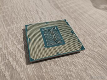 Intel Core i7-9700KF - 2