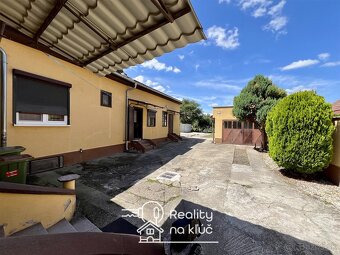 Na predaj 4-izbový rodinný dom s garážou vo výbornej lokalit - 2