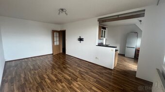 Ponúkame na dlhodobý prenájom 3-izbový byt v centre mesta - 2