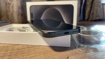 iPhone 15 pro 256 GB - 2