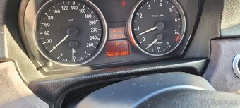 BMW E90 325xi - 2