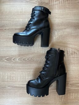 Dámske čierne kotníkové čižmy - 2