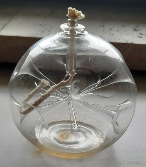 Predám nepoužívanú mini petrolejovú lampu, k nej petrolej a - 2