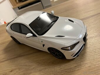 Alfa Romeo Giulia 1:18 Otto - 2