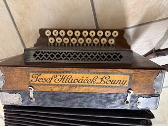 Heligonka Hlaváček CF - 2