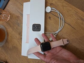 Chytré hodinky Apple Watch SE 2020 - 2