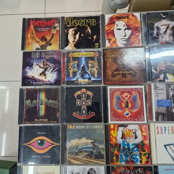 CD-čka...MANOWAR,DOORS,IN EXTREMO,DIMMU BORGIR,WISHBONE ASH, - 2