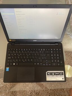 Acer Aspire E15 (E5-572G-3290) - 2