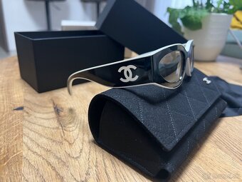 New original CHANEL Cat Eye Black & White - 2