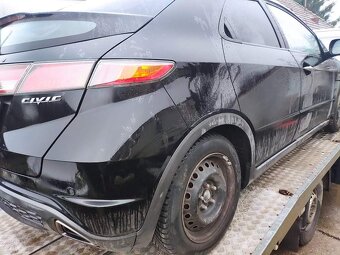 Rozpredam honda civic 2008 2,2ctdi - 2