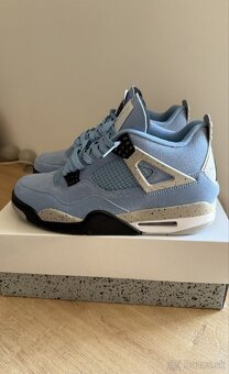 Jordan 4 University Blue - 2