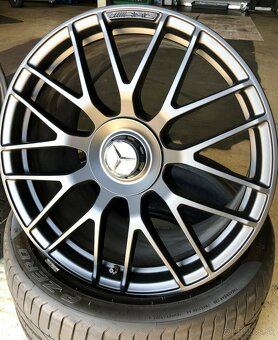 Originálne 19-palcové kované disky Mercedes AMG kompletné ko - 2