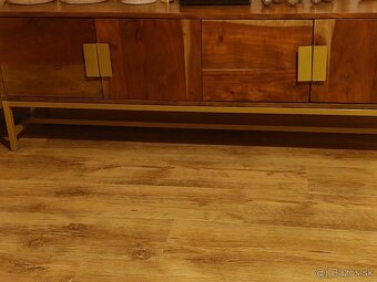 Komoda z akáciového dreva , skrinka pod TV - 2