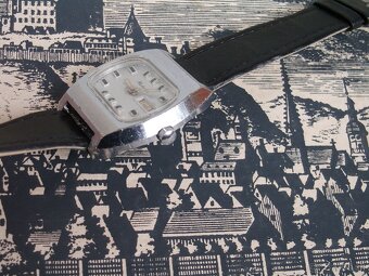 Hodinky Raketa - dvojdátum. - 2