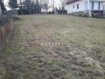 Exluzívny stavebný pozemok v zastavanej časti obce Medzany - 2