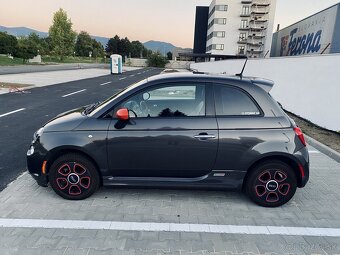 Fiat 500e elektromobil - 2