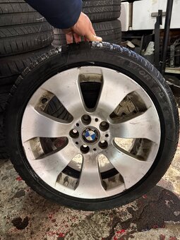 Predam dusky na BMW e90-91 so zimnymi pneumatikami - 2