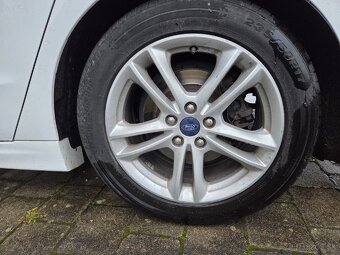 Zimne pneu Ford s diskami a tpms senzormi - 2