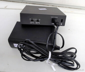 Predám TP-Link LS105LP V2 100mbit switch PoE+ - 2