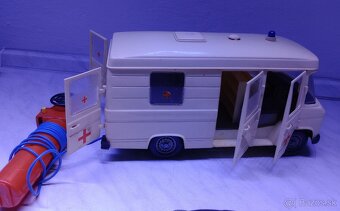 Retro hračka - 2
