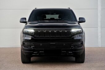 SUV Jeep Wagoneer - 2