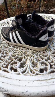 Tenisky adidas 40 2/3 - 2