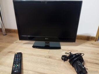 LCD TV LG 22LV2500 (56cm) - 2