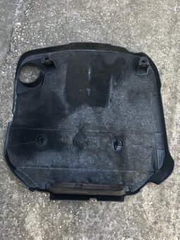 Kryt motoru BMW f10 - 2