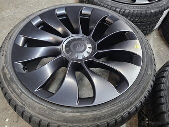 TESLA MODEL Y Originálne 21“ zimné pneumatiky Pirelli - 2
