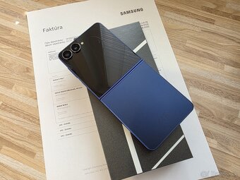 Samsung Galaxy Z Flip7 12 GB / 512 GB Blue Shadow - 2