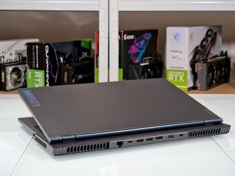 Predám výkonný herný notebook Lenovo - 2
