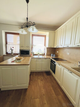 Reality KOMPLEX s.r.o., Vám ponúka na predaj moderný 4-izbov - 2