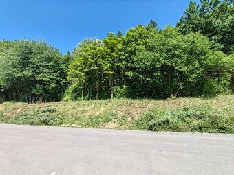 Jeden z troch pozemkov v prvej línii pri vode PREDANÝ - 2