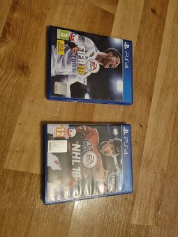 Playstation 4 slim - 2