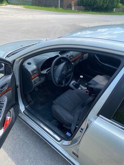 Toyota Avensis - 2