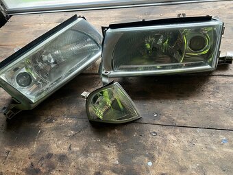 Predné svetlá Octavia 1 - 2