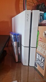 Playstation 4 + 2 hry - 2