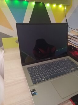 Asus Zenbook 14 OLED - 2