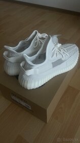 Predám Adidas Yeezy Boost 350 V2 Bone 46 2/3 - 2